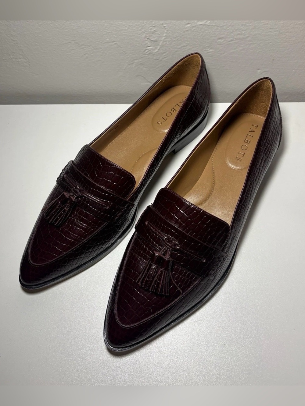Talbots Reece Pointed Toe Loafers Burgundy Croc Embossed Leather Tassel 9M NWOB